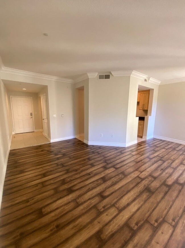Photo - Gorgeous unfurnished 1 bedroom at the fabu...