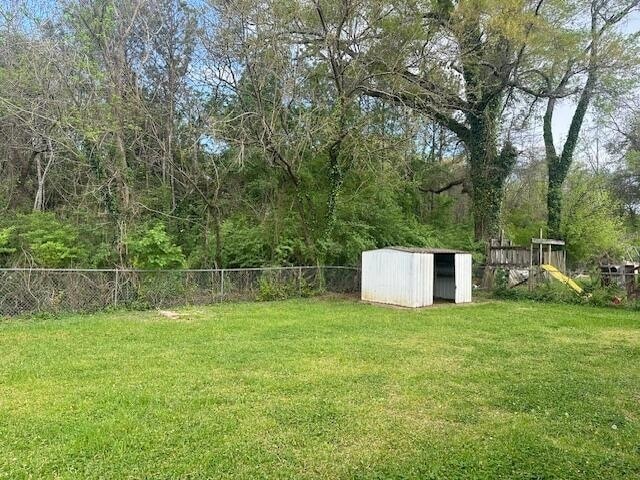 Photo - 745 E Henderson Dr