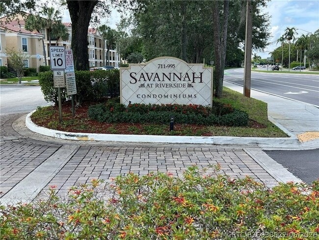 Photo - 875 Riverside Dr Unit 725