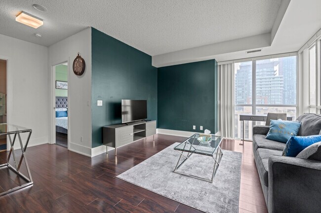 Photo - 241 Wellington St W Unit ID1345996P