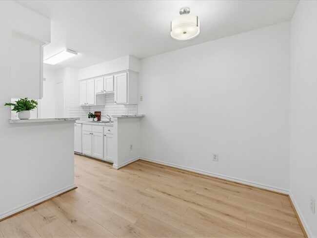 Photo - 2120 Wilcrest Dr Unit 122