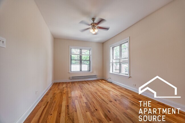 Photo - 957 W Cornelia Ave Unit 957 West Cornelia Avenue