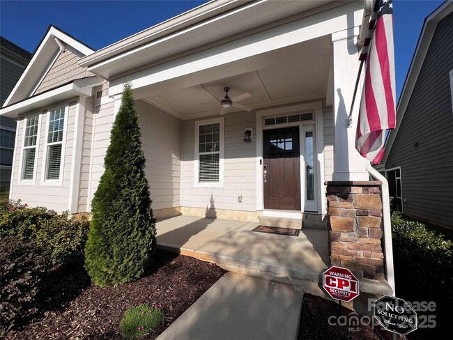 Photo - 108 Keats Aly