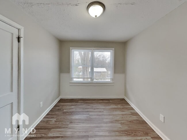 Photo - 1825 Oakmont Dr NW