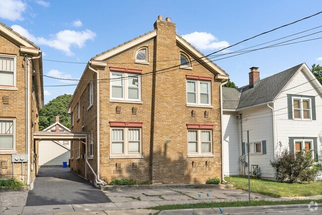 Building Photo - 124 S Chicago Ave Rental