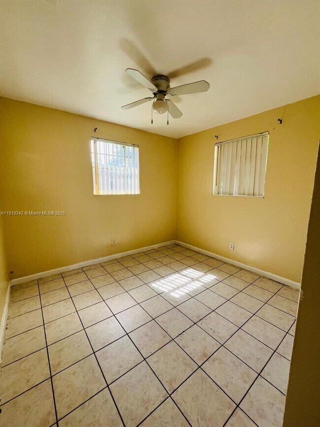 Photo - 125 NW 12th Ave Unidad B