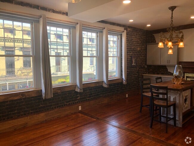 Building Photo - 457 Dauphin St Unit Jeff Jordan Rental