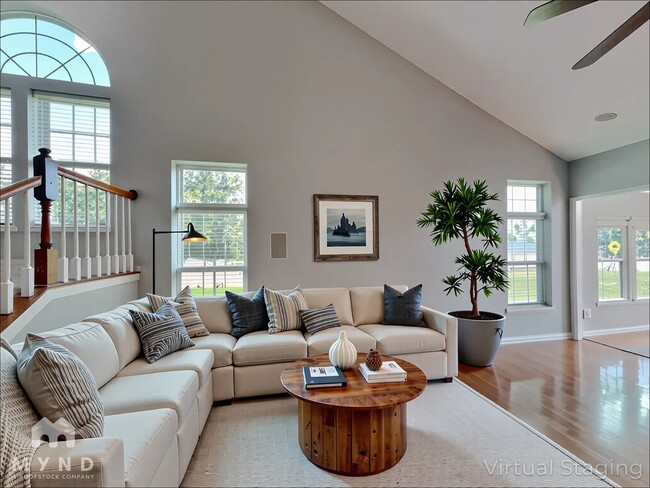 Photo - 606 Shoreline Blvd