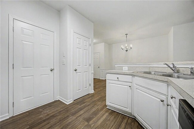 1998 Hailston Dr NW