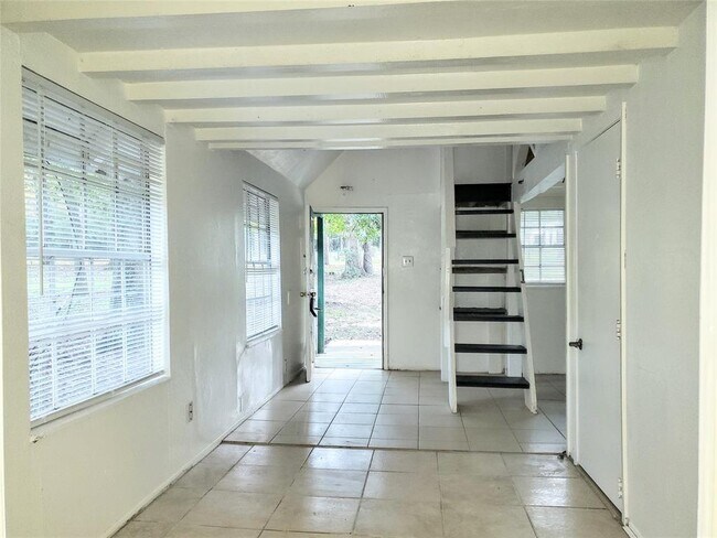 Photo - 900 Mohawk Dr