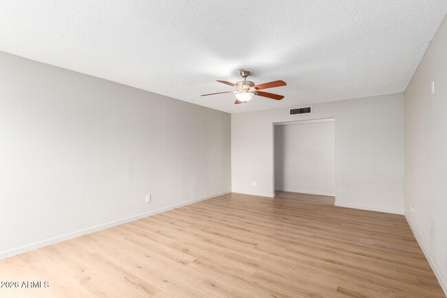 Photo - 103 E Del Rio Dr