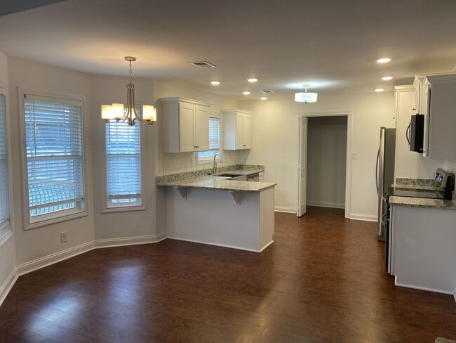 Photo - 4 bed, 3 bath, under $1900  Wow.