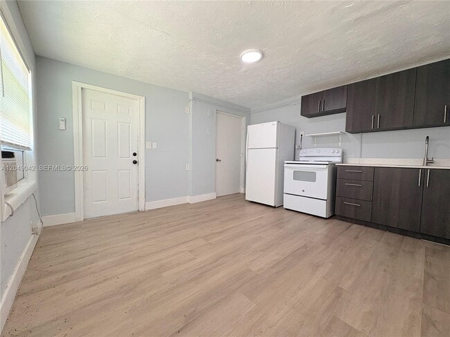 Photo - 1825 McKinley St Unit 1-2