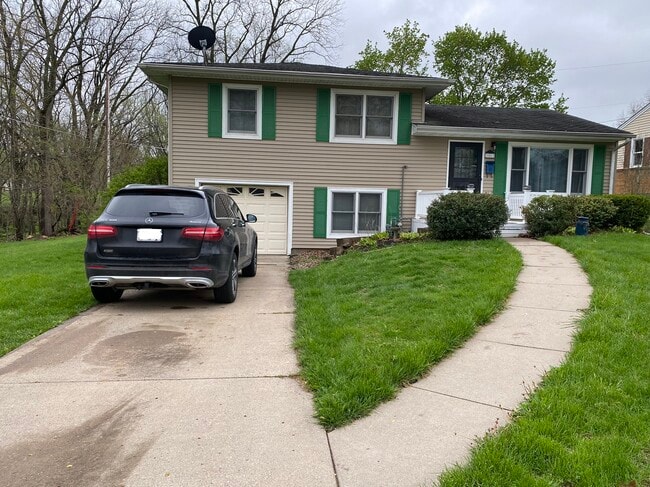 Photo - 2501 Clearview Dr House