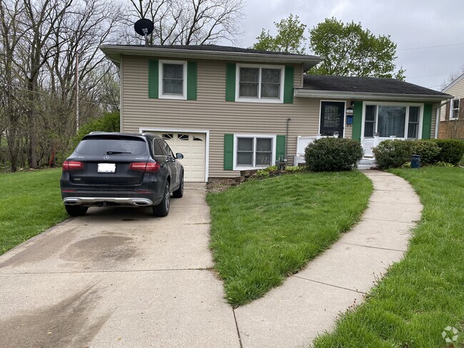 Building Photo - 2501 Clearview Dr Rental