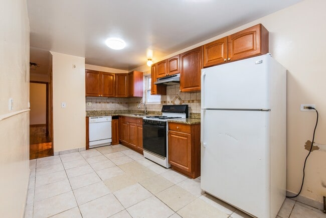 Photo - 8906 S Halsted St