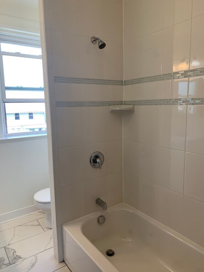 Photo - 1672 Jancey St