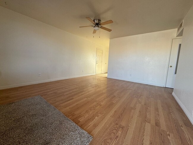 Photo - 613 S Hemlock Ave