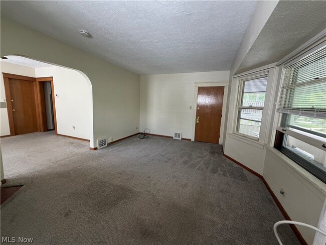Photo - 1605 Larchmont Ave