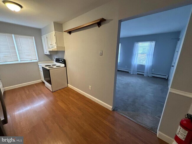 Photo - 43 S Main St