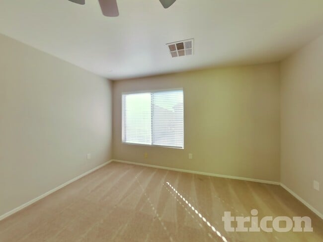 Photo - 3921 W Irwin Ave