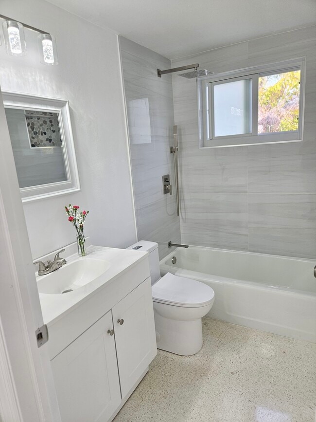 Photo - 445 Creek Ln Dr