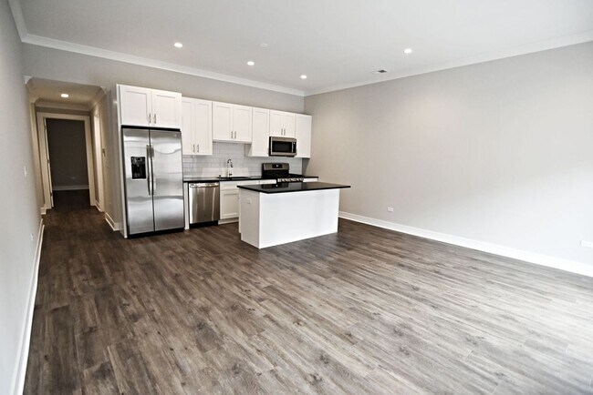 Photo - 927 W Irving Park Rd Unit 202