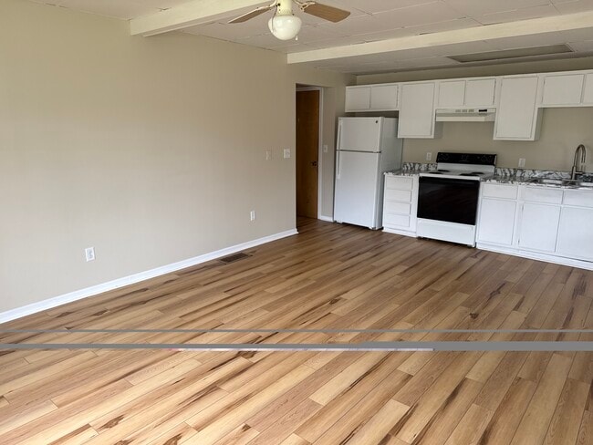 Building Photo - 603 N Pine St Unit 2