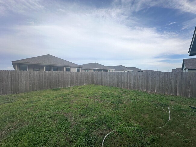 Photo - 2722 Winterfell St