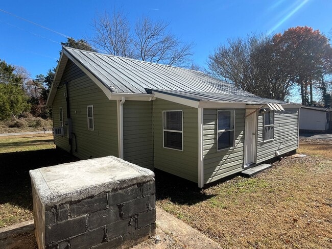 Photo - Cozy 2-Bedroom, 1-Bathroom Home