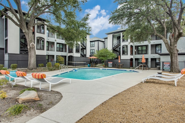 The Loren Apartments