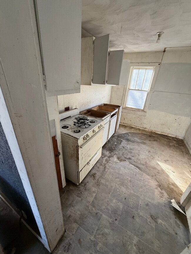 Photo - 1700 W Grand Ave