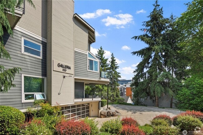 Building Photo - 2 Bed 3 Bath Condo at Galleria in the Hear... Unit 35