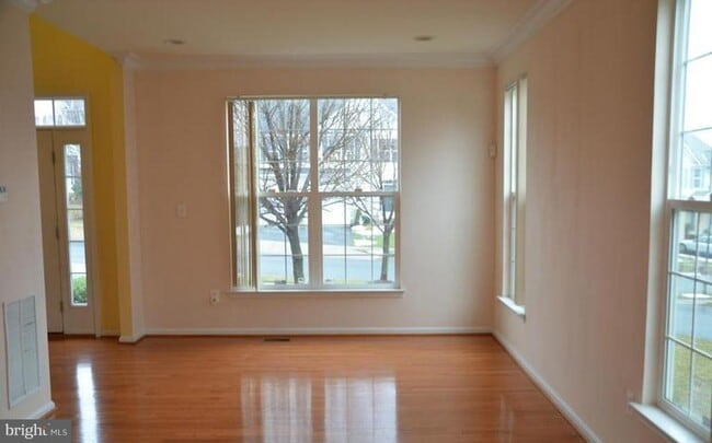 Photo - 21323 Village Green Cir