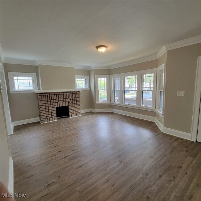 Photo - 2020 Elbur Ave