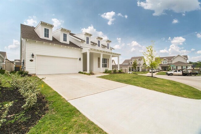 Building Photo - 2344 Goldenglade Dr