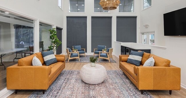 Photo - Victoria at Orange Park