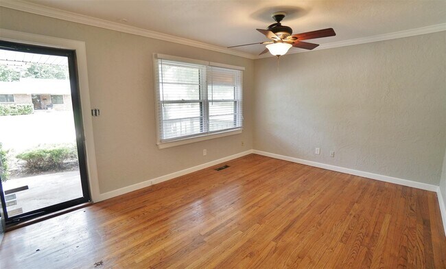 Photo - Charming 2 bedroom home in the center of N...