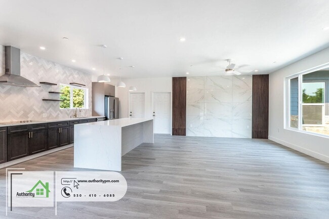 Photo - 1140 Redbud Dr