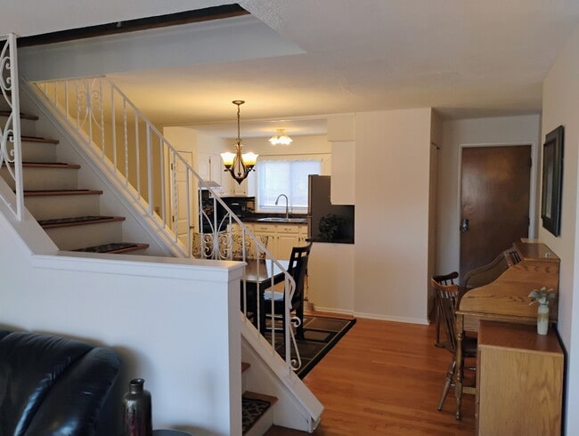 Photo - 553 W Park Ave