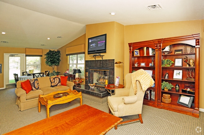 Clubhouse - Fieldstone Apartments