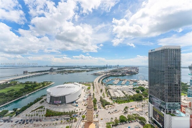 Building Photo - 159 NE 6th St Unit 4016