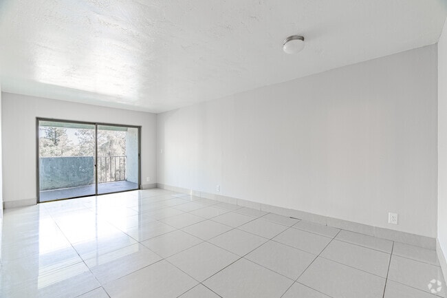 1BR, 1BA - 816SF - Windward Vista