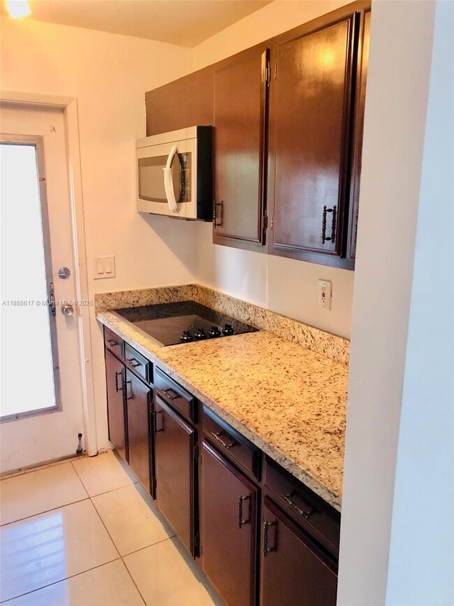 Photo - 1025 SE 15th St Unidad 9D