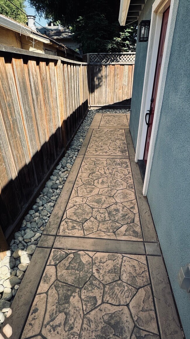 Photo - 281 Oak St