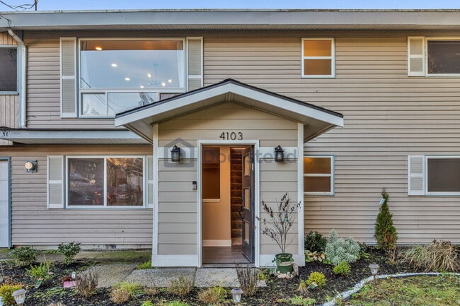 Photo - 4103 NE 2nd Pl