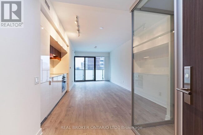 Photo - 185 Roehampton Ave Unité 304