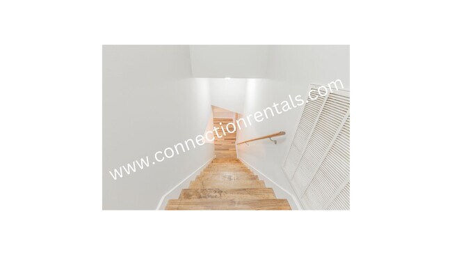 Photo - Amazing newly renovated 5 bed 2.5 bath plu...