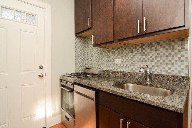 2850 N Mildred Ave Unit J01W