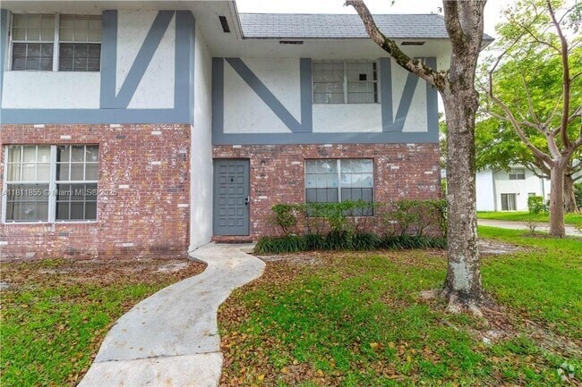 Building Photo - 7503 Kimberly Blvd Rental